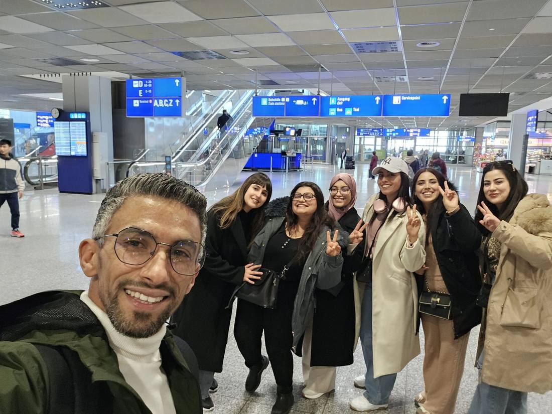 FID Kandidaten – Gruppenankunft am Flughafen Deutschland